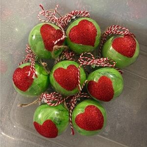 Grinch Heart Ornaments • 8pk set
